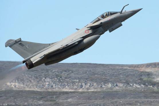 Construction de 5 bâtiments de bureaux, vestiaires, ateliers, stockage, locaux techniques, hall maintenance, salle blanche stratifiée, hangar peinture