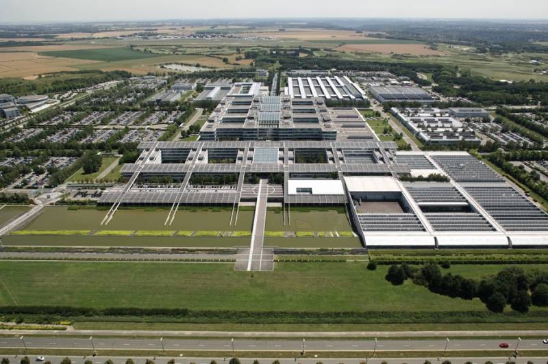 Regroupement des Services Techniques et Réhabilitation des Bureaux du Technocentre Renault pour la Recherche et le Développement à Guyancourt